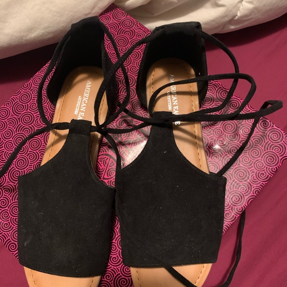 Selling shoes! Barely worn! - Picture 6 of 8